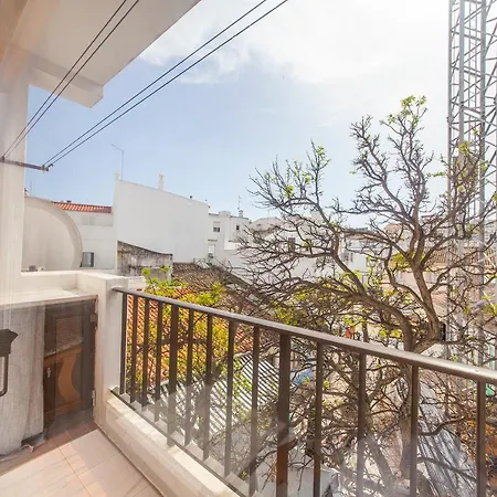 B78 - Fragoso Downtown Appartement