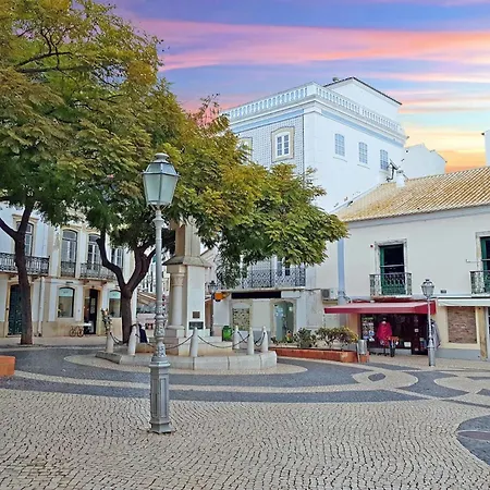 B78 - Fragoso Downtown * לאגוּ‏ש
